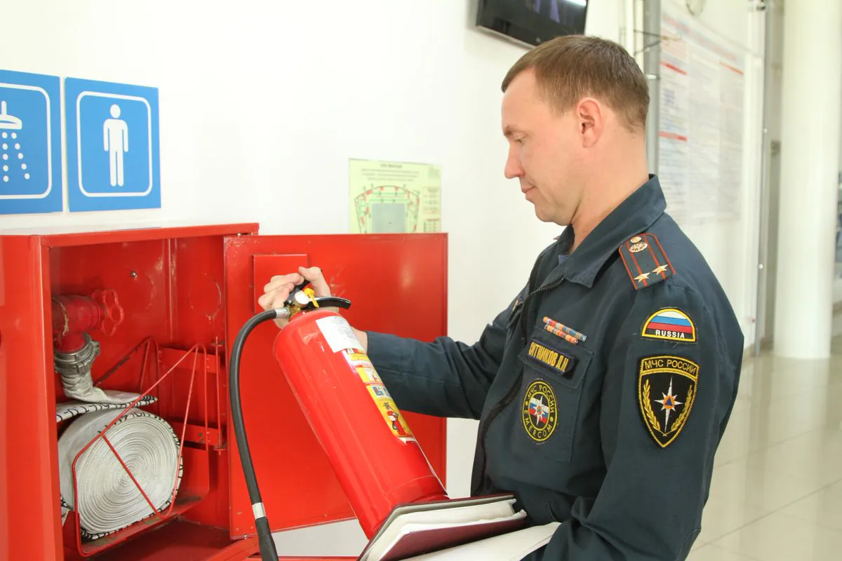 zakrytie-12-domov-prestarelyh.jpg