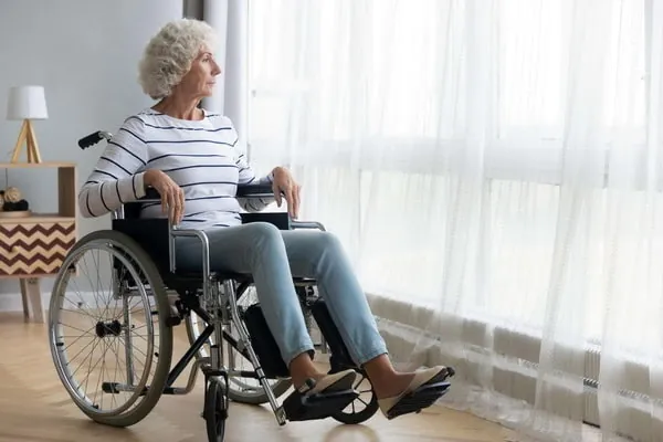Перелом шейки бедра после 80 лет